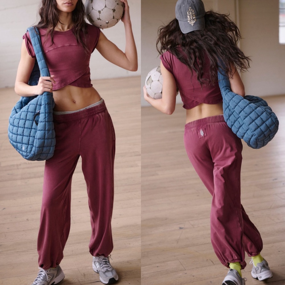 NWT FREE PEOPLE FP movement hot shot crossover clover color 2 piece Set SMALL
